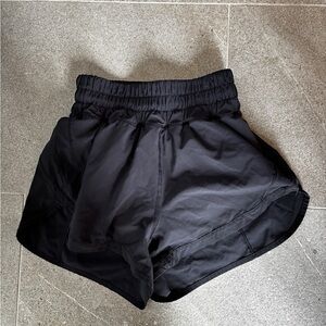 Black lululemon track that high rise lined short 3”